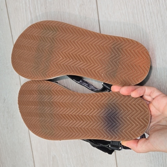Teva Women Leather Strappy Sandals Flats shoes sz 8 - Picture 9 of 10